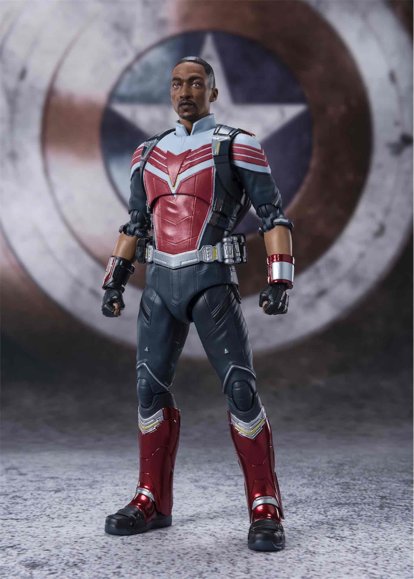 Figura tamashi nations falcon figura marvel